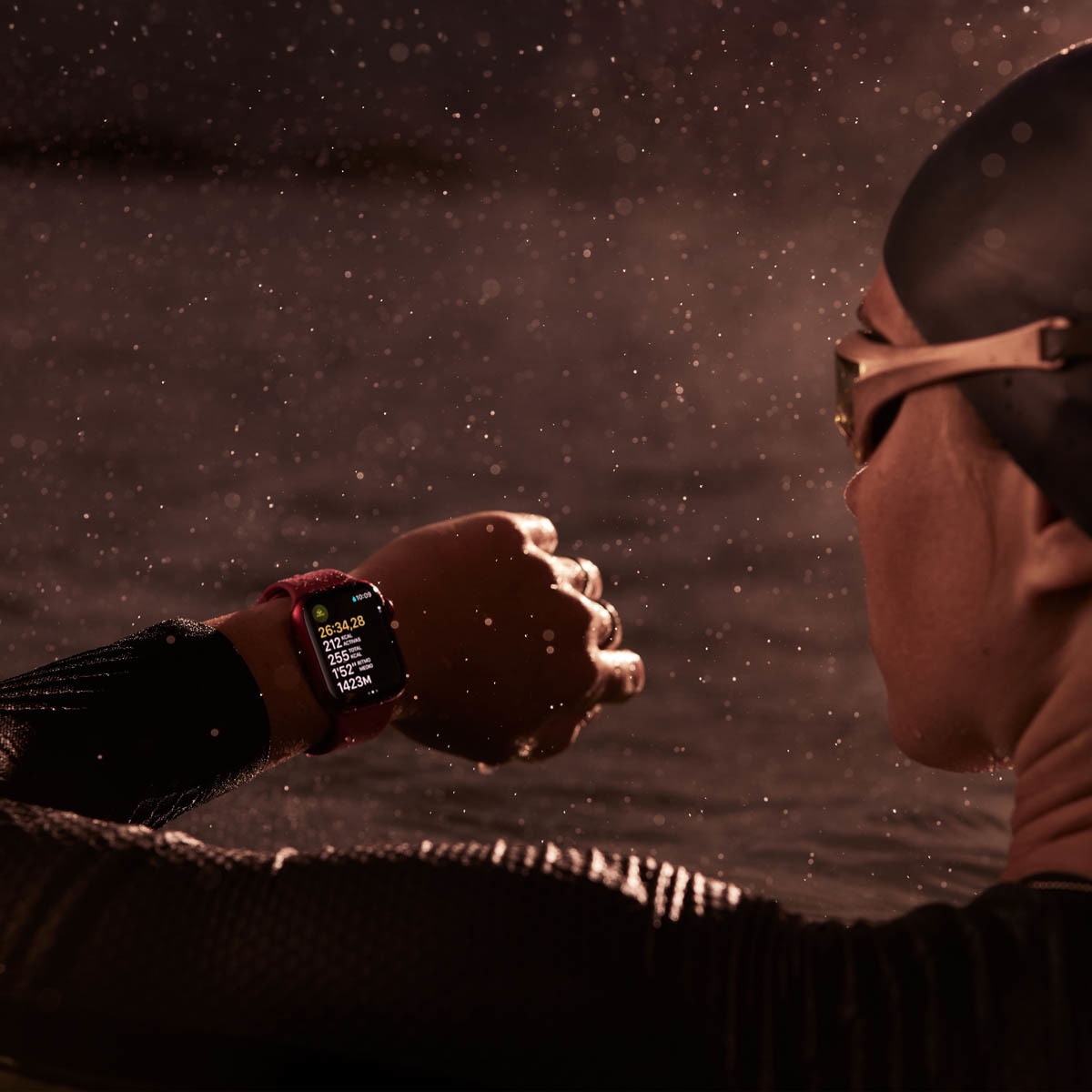 Apple Watch Series 9 GPS + Cellular 41 mm Aço inoxidável dourado com bracelete de argila M/L Ouro-5