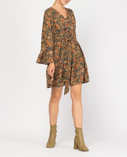 Vestido corto relajado evasé — oferta en Primeriti