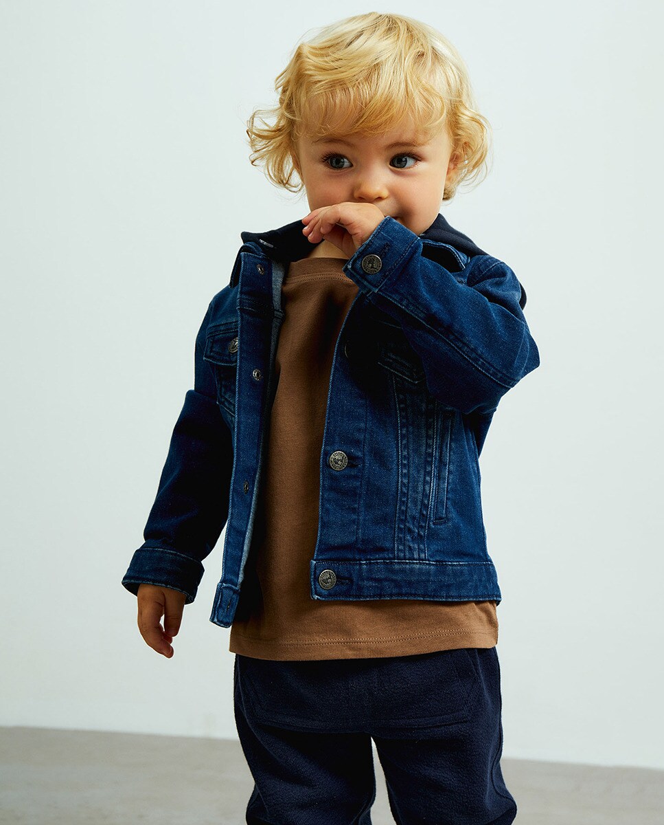 Veste en jean à capuche