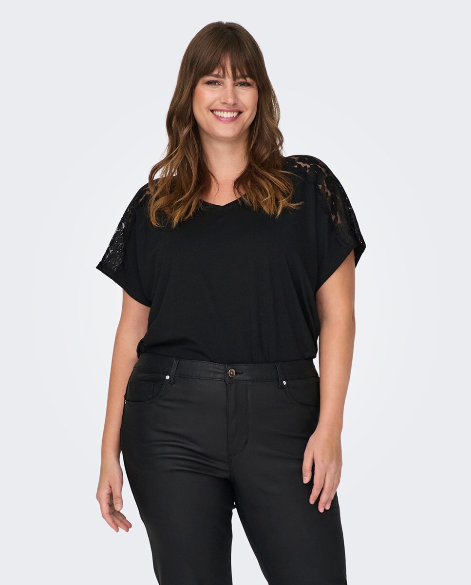 Tshirt à détails en dentelle