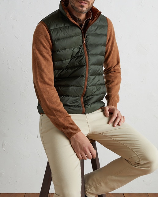 Imagen 0 de Chaleco de pluma natural con vivos a contraste de hombre