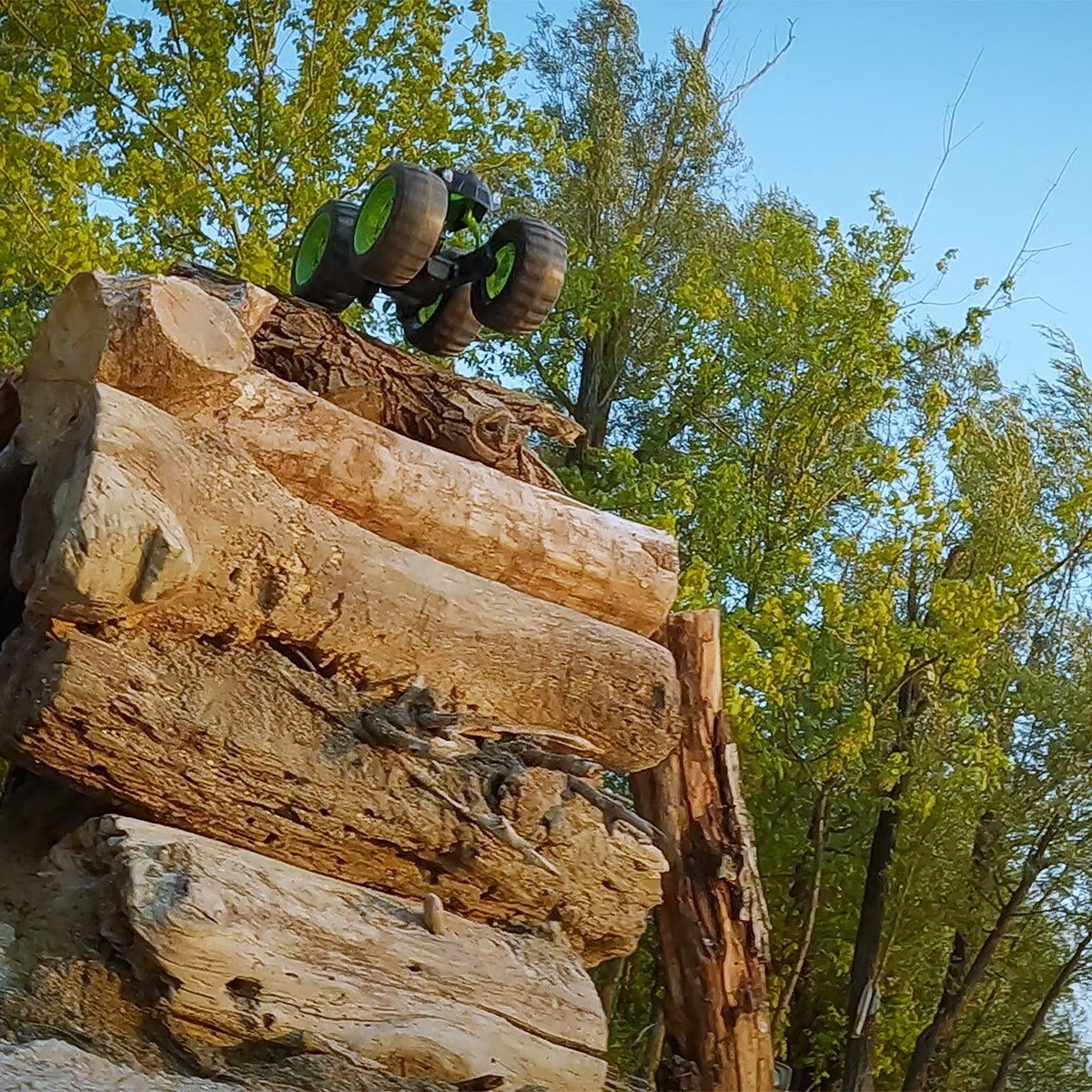 Exost - RC Rhino Wave 18