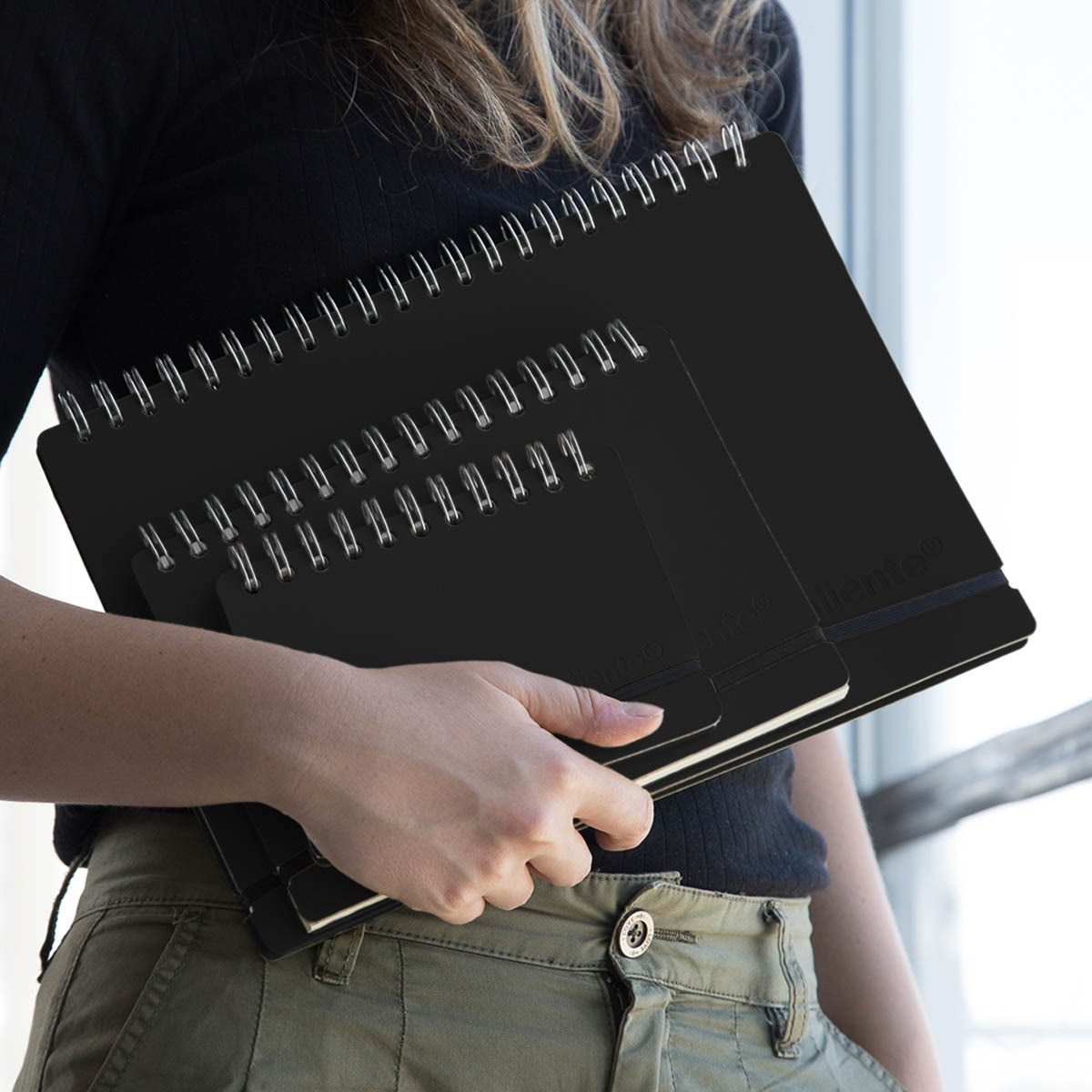 Caderno A6 pautado Vacavaliente preto 5