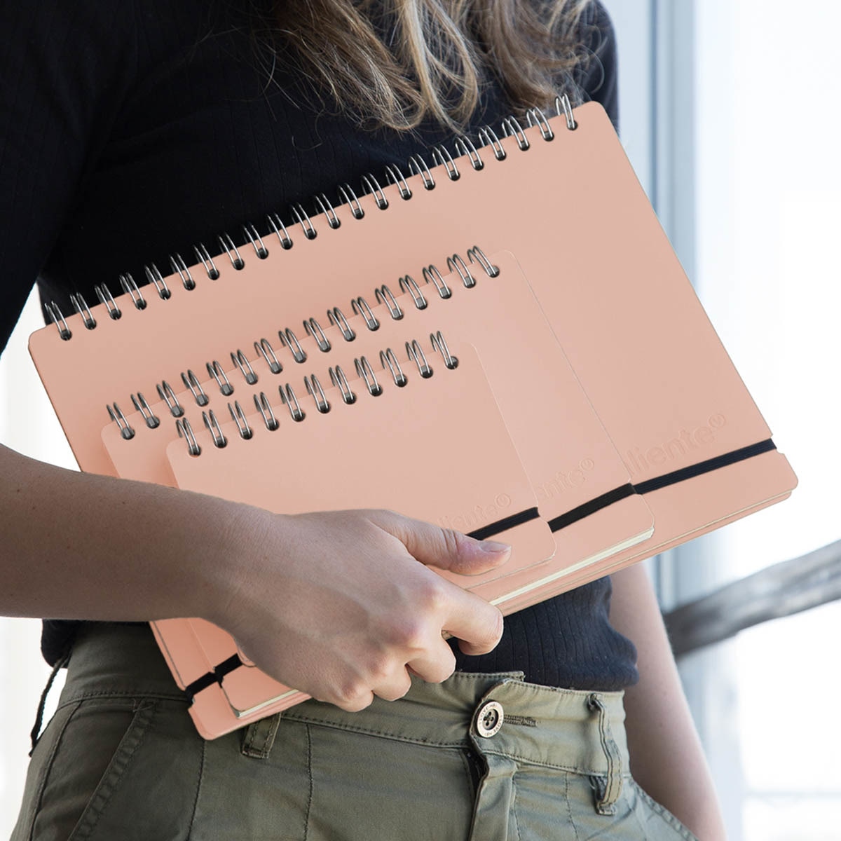 Caderno pautado A6 Vacavaliente rosa 5