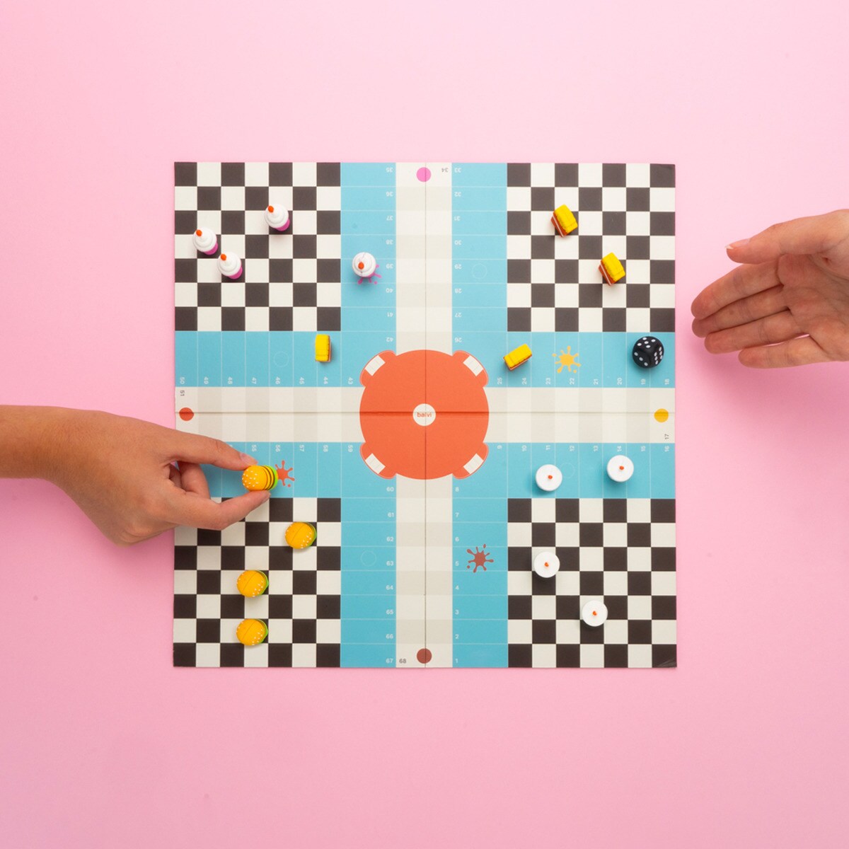 Jogo de mesa Balvi Ludo's Diner Parchís en versión restaurante de comida rápida 4