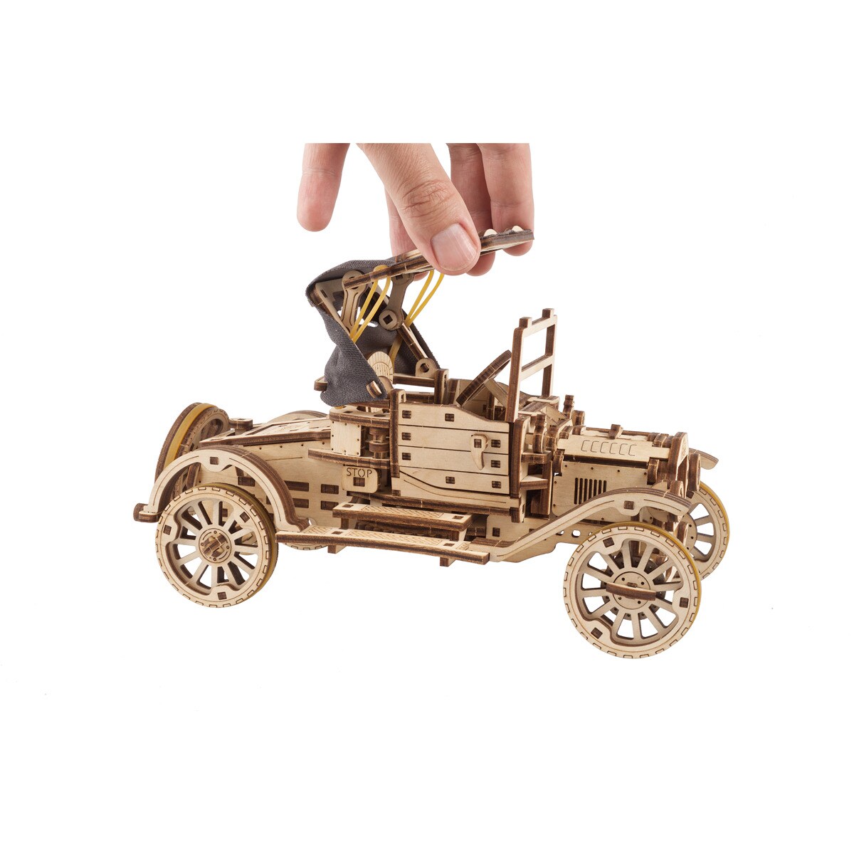 Maqueta Ugears T Retro car. 2