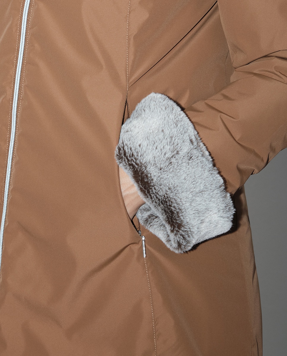 Parka com Pelo Sustentável no Interior Castanho-4