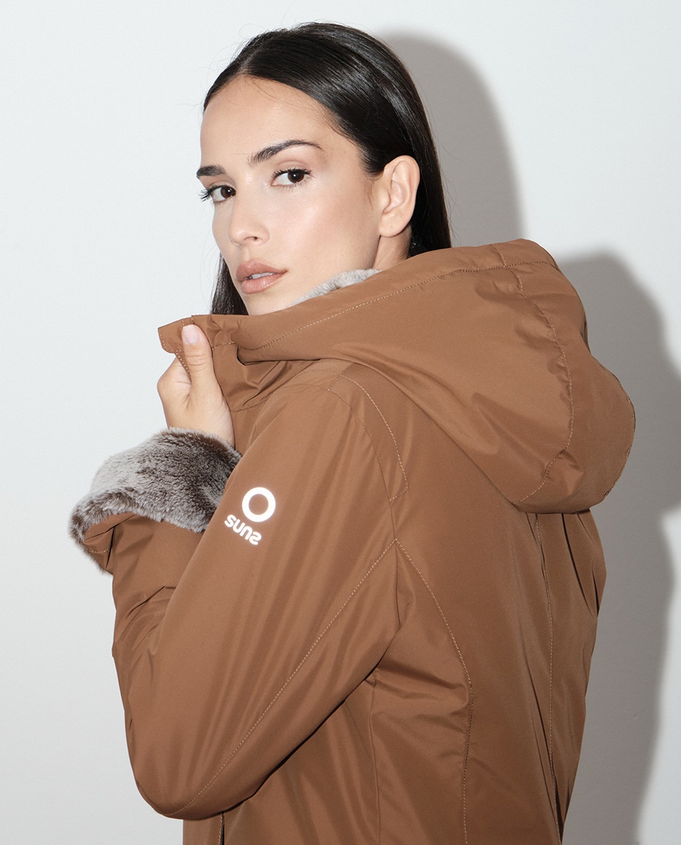 Parka com Pelo Sustentável no Interior Castanho-3