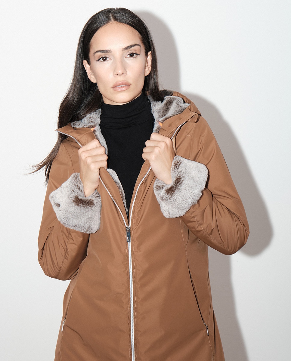 Parka com Pelo Sustentável no Interior Castanho-2