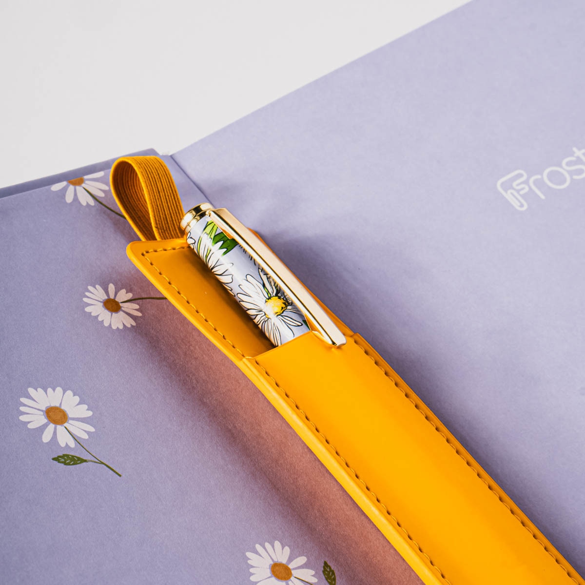 Cuaderno M con accesorios para bolígrafo o gafas margaritas Frost azul y multicolor Azul / Multicolor-4