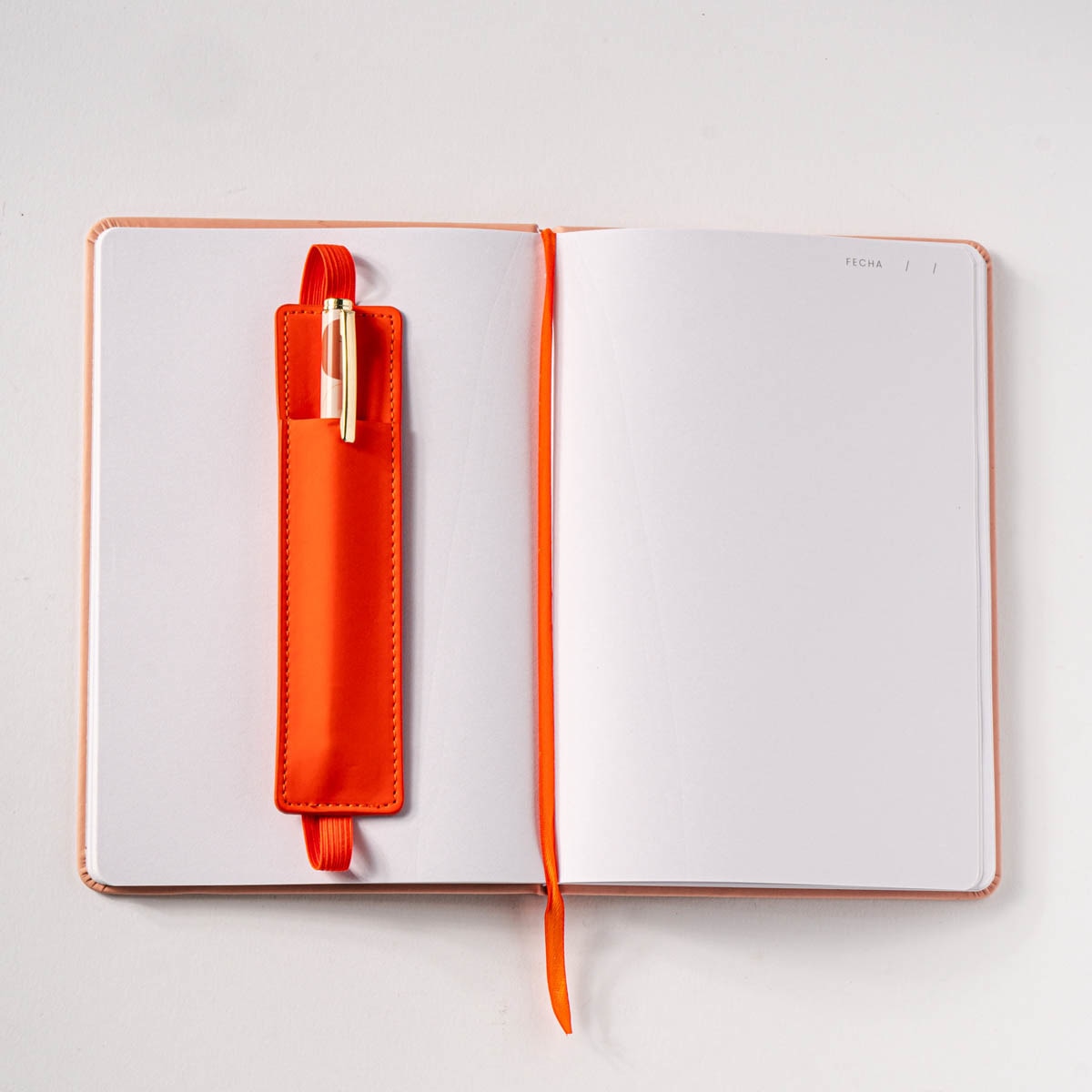 Cuaderno M con accesorios para bolígrafos o gafas Frost naranja y multicolor Naranja / Multicolor-4