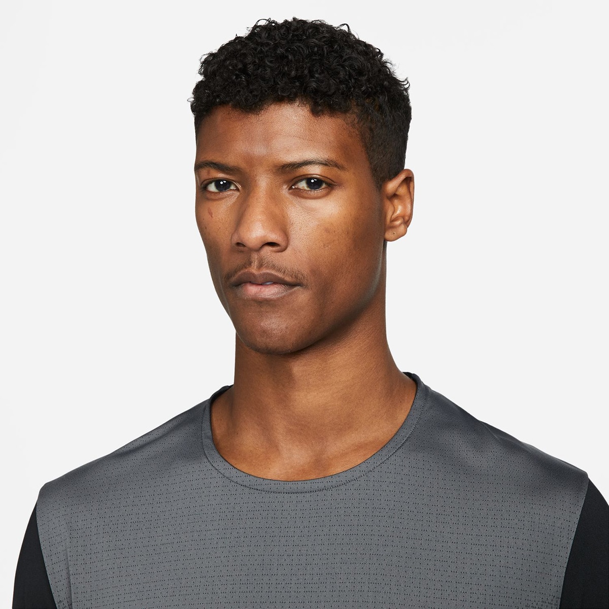 T-shirt Dri-FIT Rise 365 Preto / Branco-3