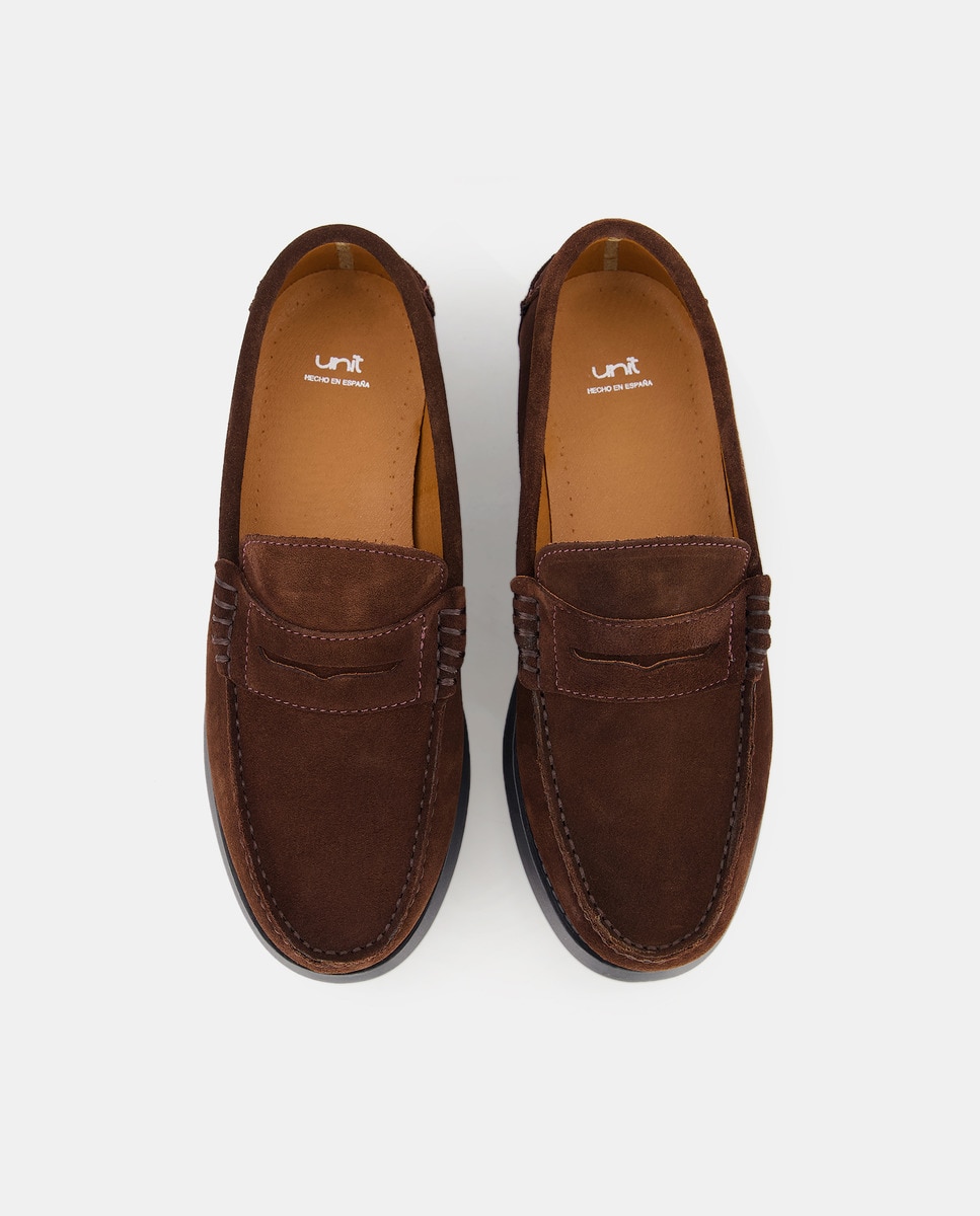 Mocasín con antifaz de piel serraje con pìso de goma Marrón-4