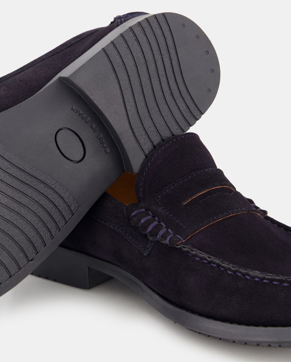 Mocasín con antifaz de piel serraje con pìso de goma Azul marino-5