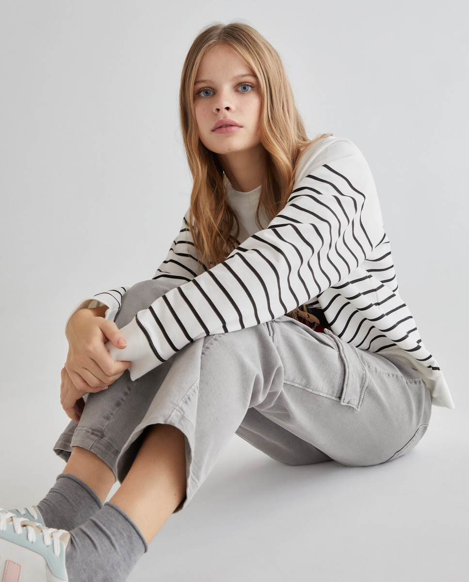 Sweatshirt às Riscas Licença Mafalda Cru-6
