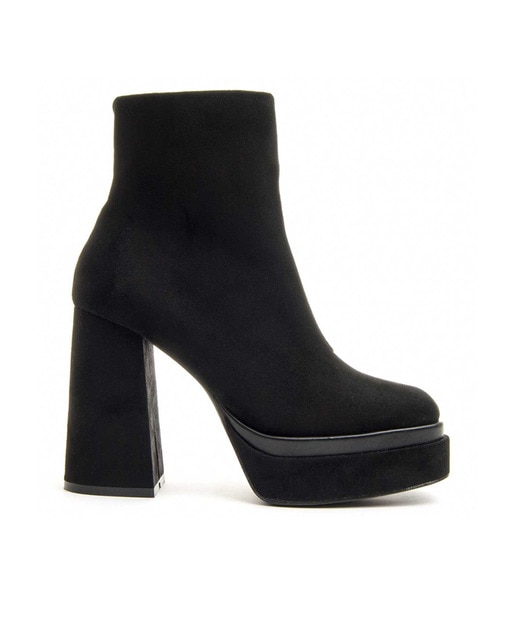 Imagen 0 de Botines en color negro