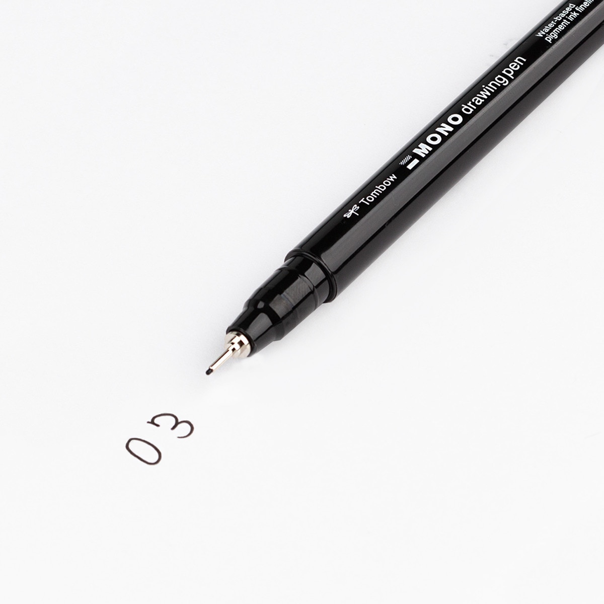 Rotulador mono drawing pen punta fina 03 Tombow negro Negro-4