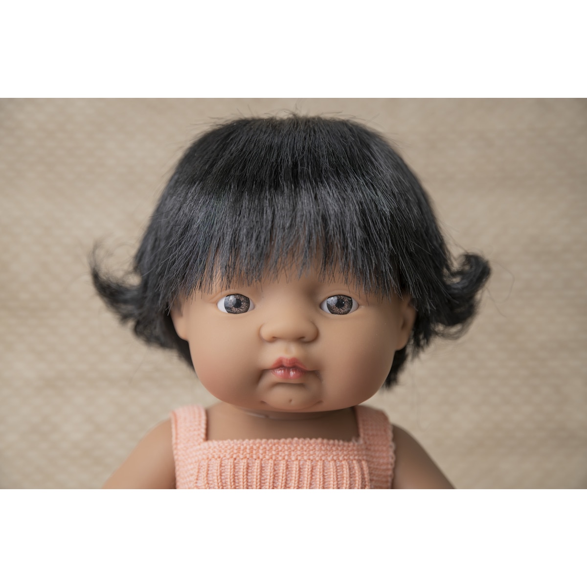 Muñeca latinoamericana Miniland 2
