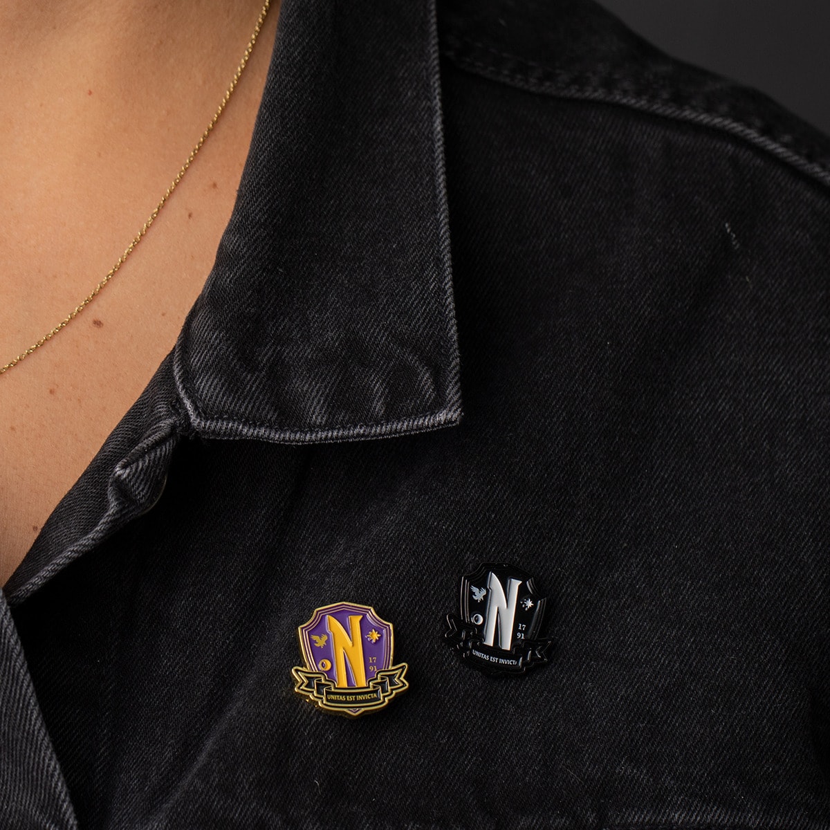 Pin set 2 Academia Nevermore Miércoles Cineréplicas 6