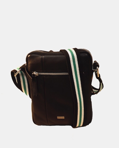 Imagen 0 de Bandolera de piel en negro con bolsillo trasero y cierre cremallera