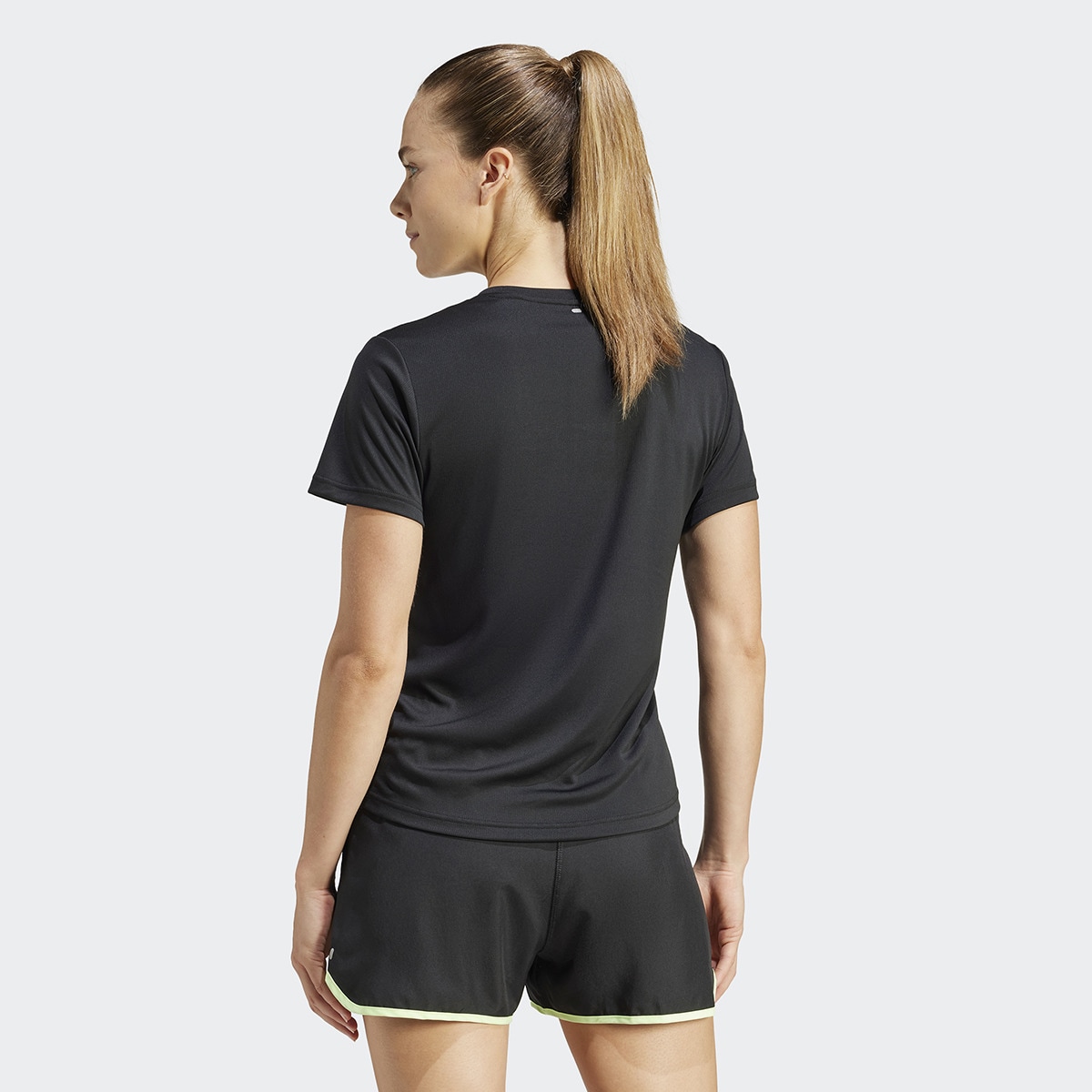T-shirt de mulher Run It adidas Preto-2