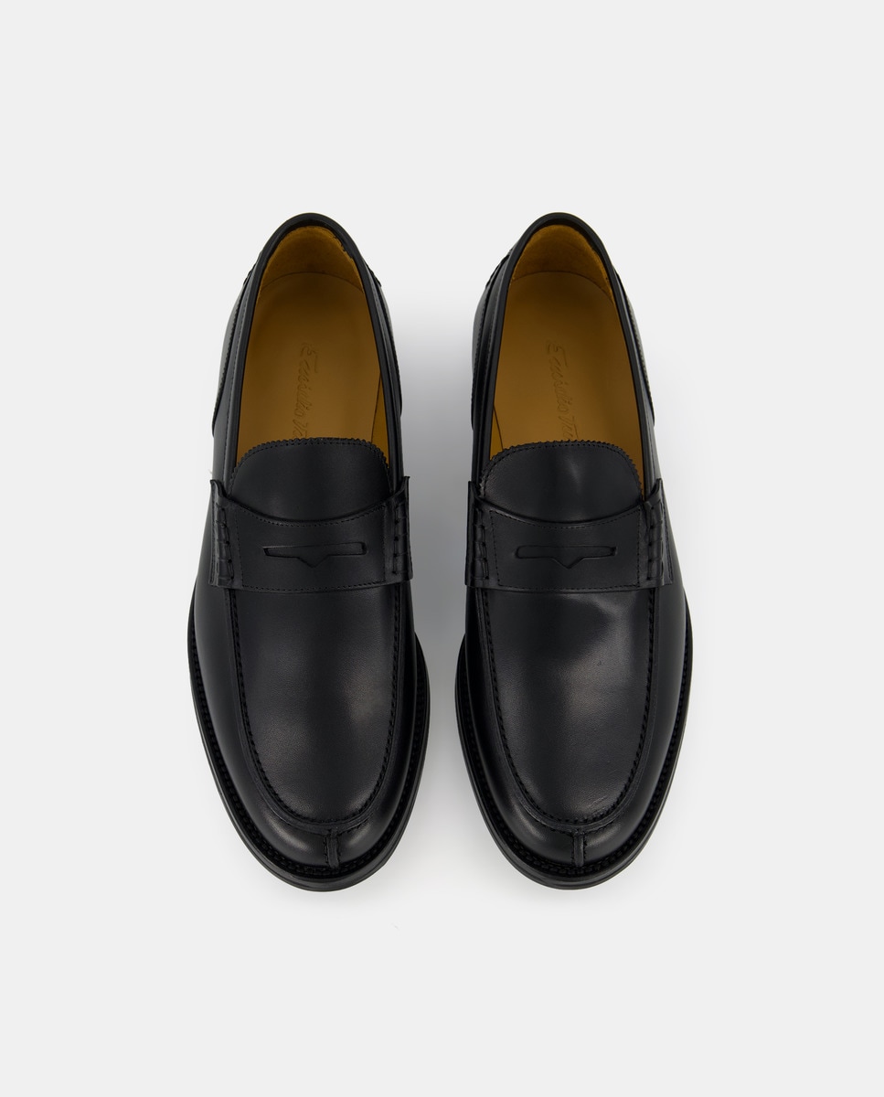 Mocassins em Pele com Travessão Preto-4