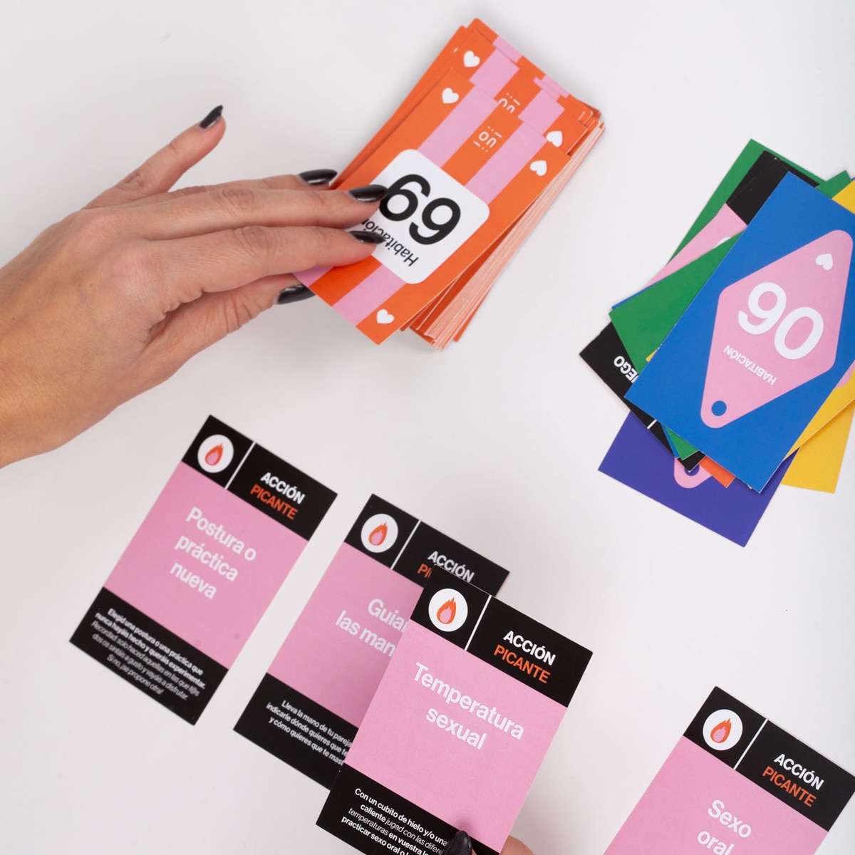 Juego de cartas para parejas UO Habitación 69 5