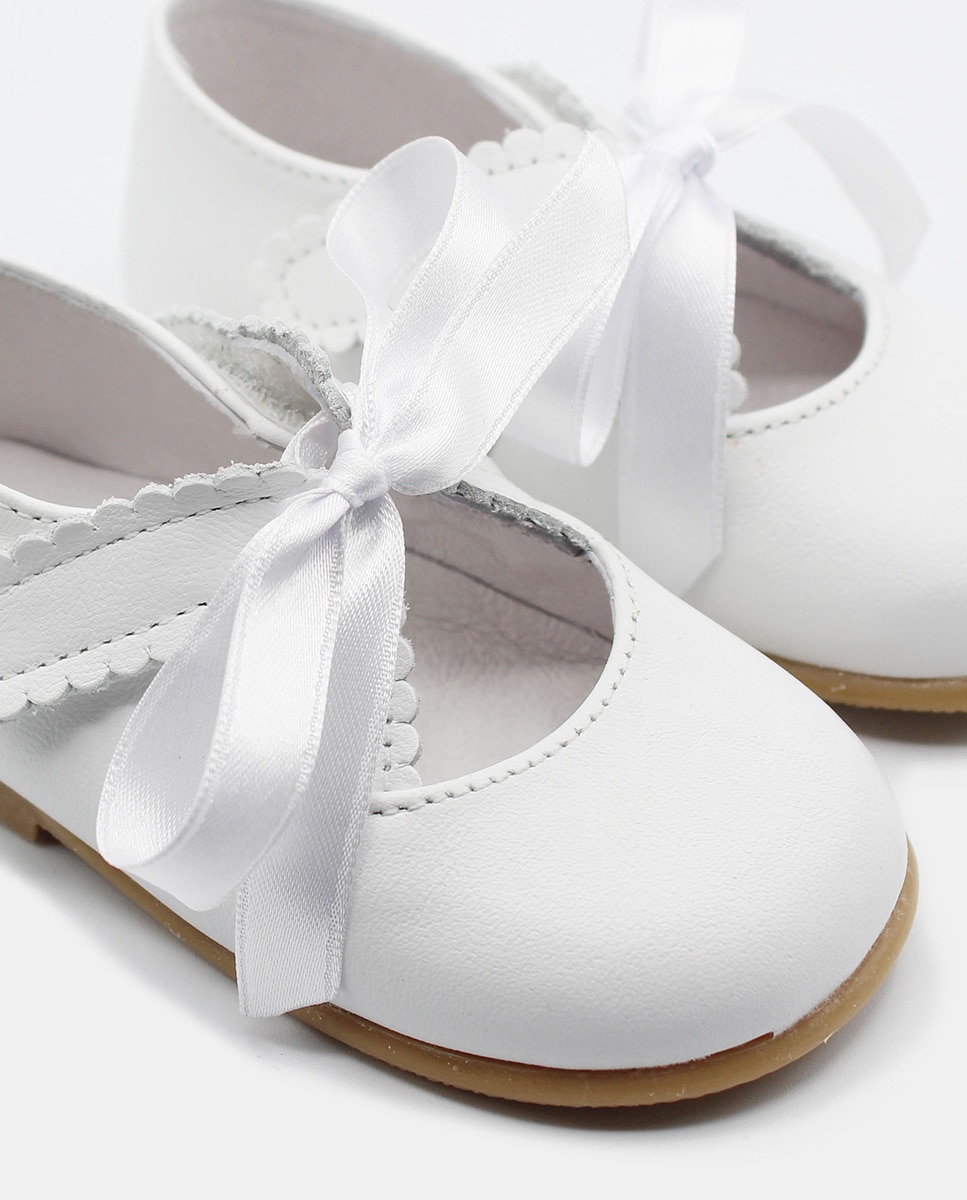 Sapatos de Bebé com Laço e em Pele Branco-5