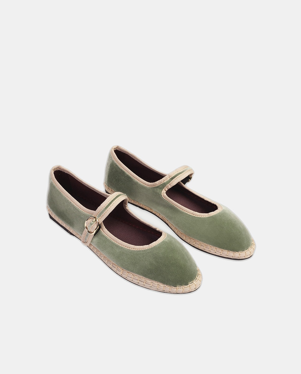 Sapatos de Presilha Uta com Fivela e em Veludo Verde-2