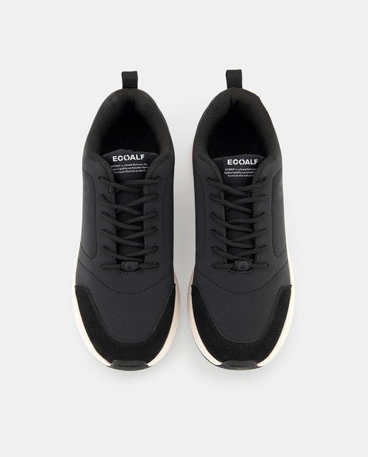 Imagen 0 de Zapatillas de hombre en negro bajas tipo running con logotipo y detalles a tono