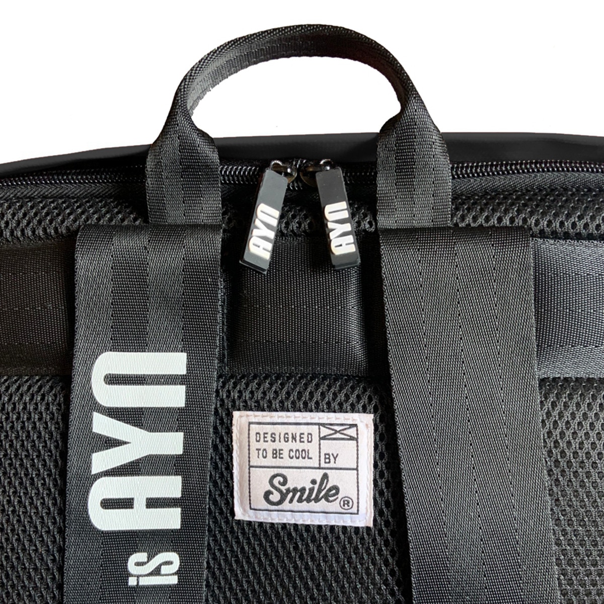 Mochila antirrobo Smile Akira negra para portátiles hasta 16" 10