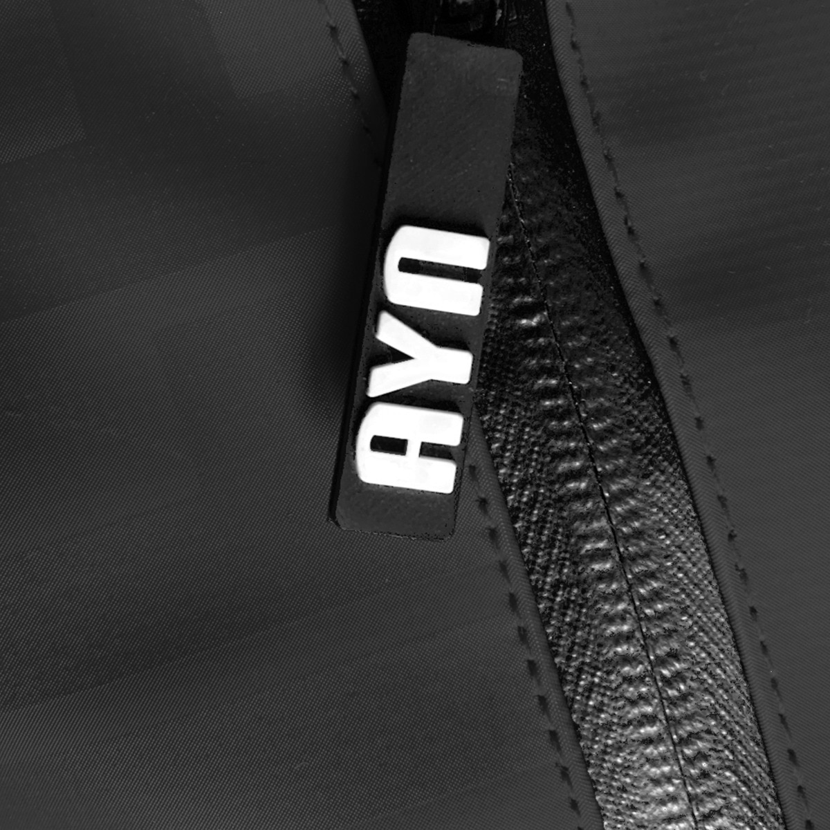 Mochila antirrobo Smile Akira negra para portátiles hasta 16" 9