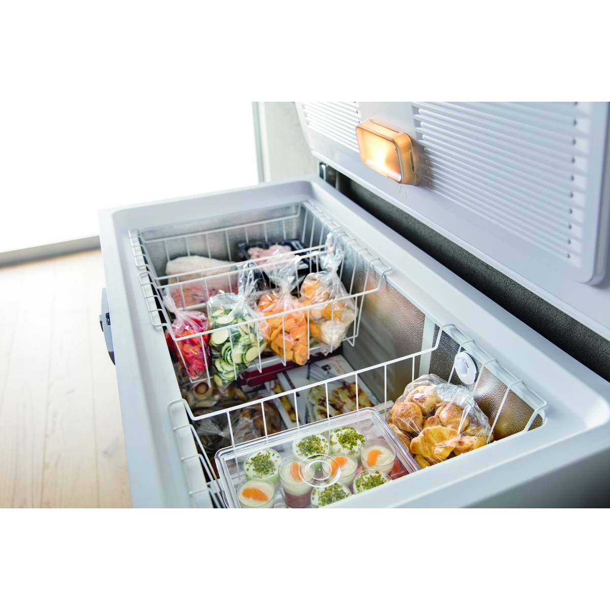 Arca Congeladora Horizontal Whirlpool WHE2535 FO 2 com Descongelação Manual - Branco Branco-5