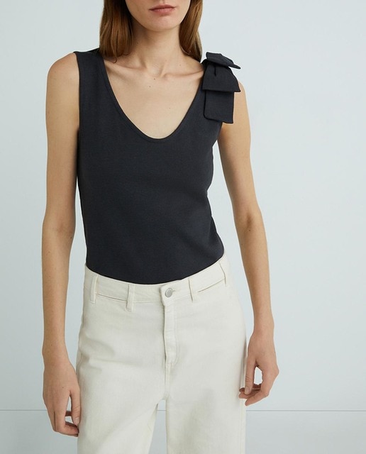 Imagen 0 de Top de mujer liso con lazada