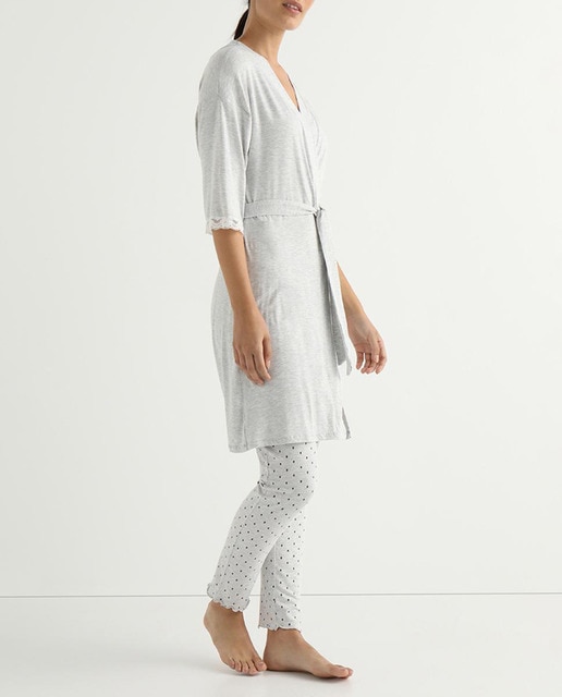 Imagen 0 de Bata modal de mujer con detalles de encaje