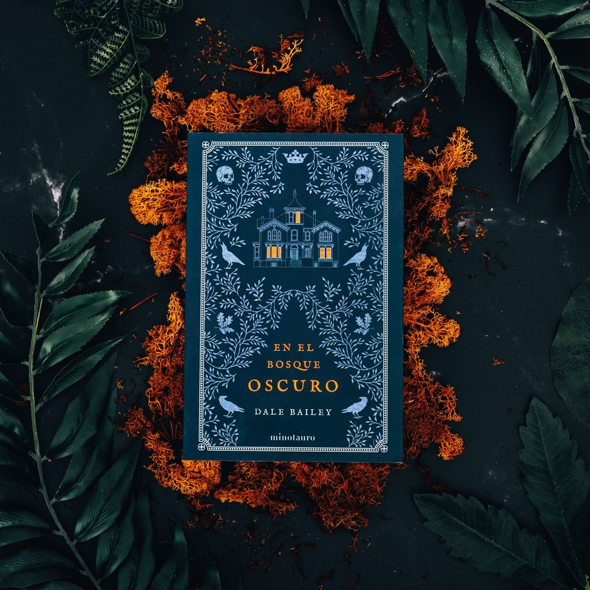 En el bosque oscuro (Capa mole com abas) 2