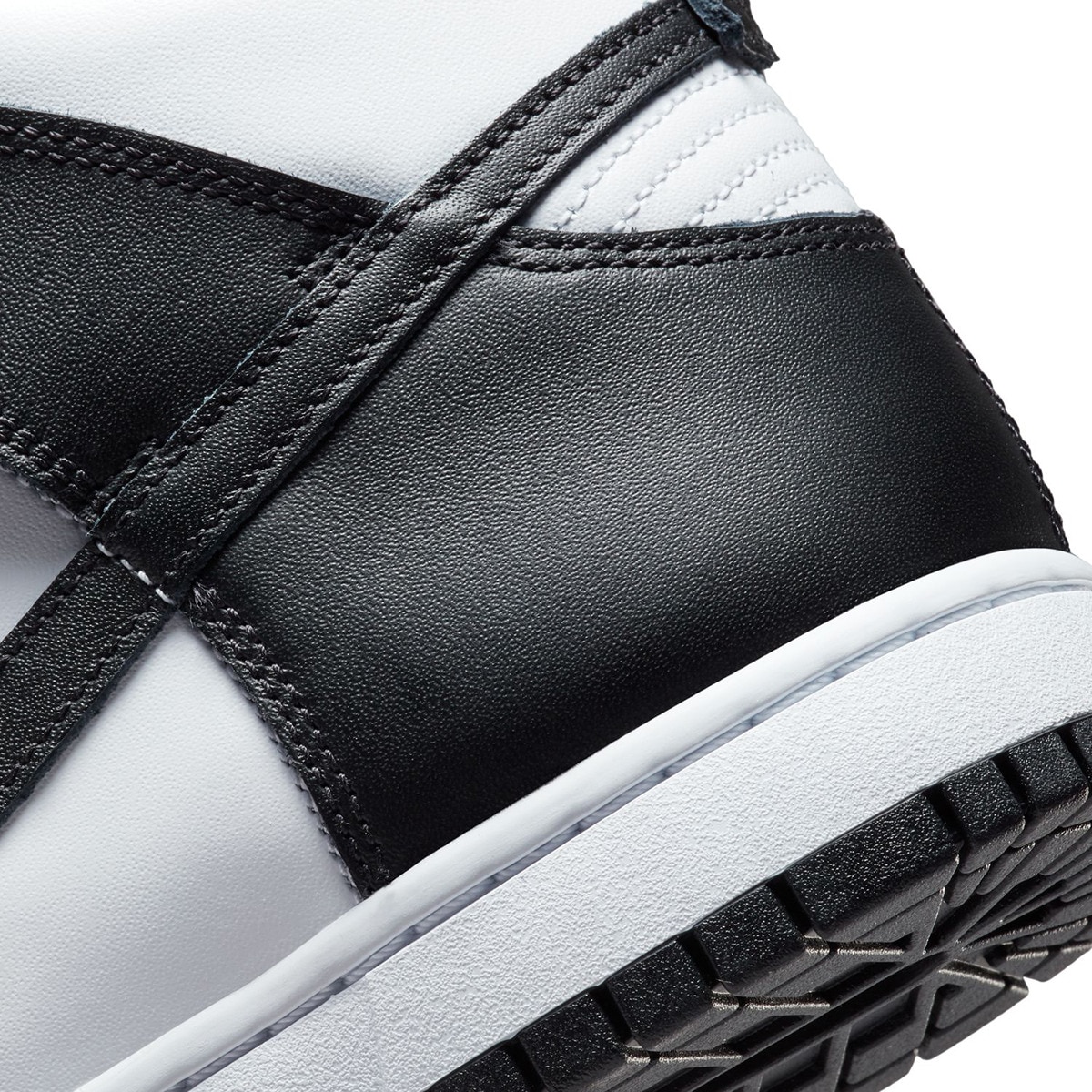 Sapatilhas Casual de Homem Dunk High Retro Branco / Preto-8