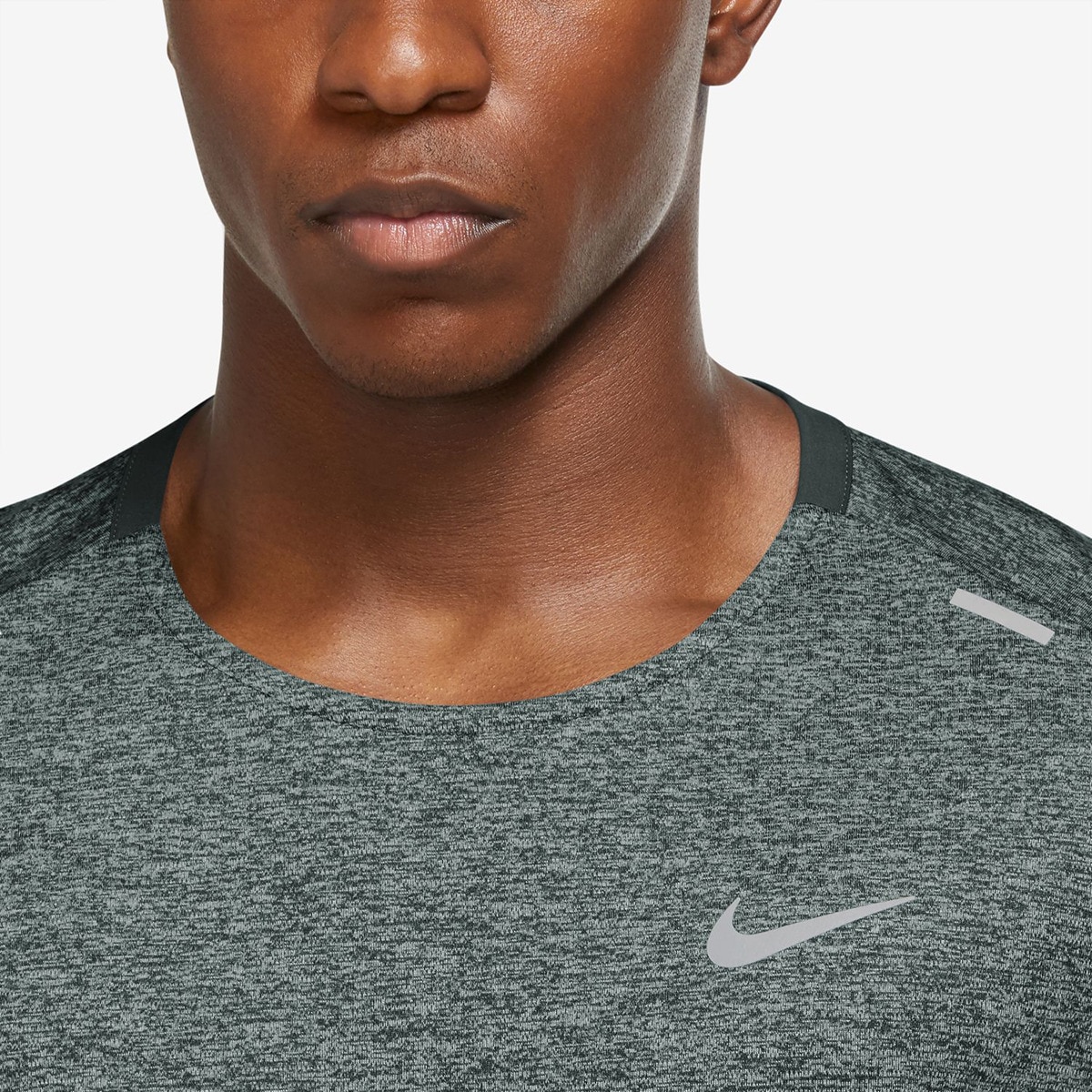 T-shirt Dri-FIT Rise 365 Verde-3