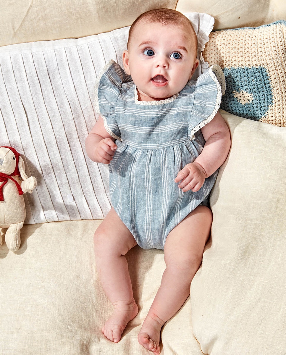Babygrow às Riscas e Tiras Bordadas Azul-6