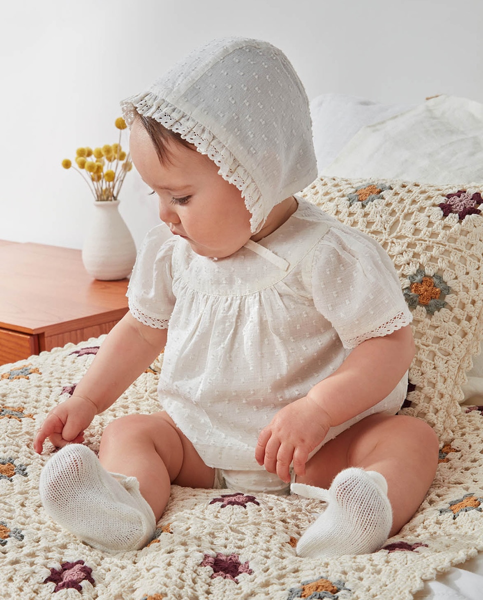 Conjunto com Touca e de Plumetti Branco-5