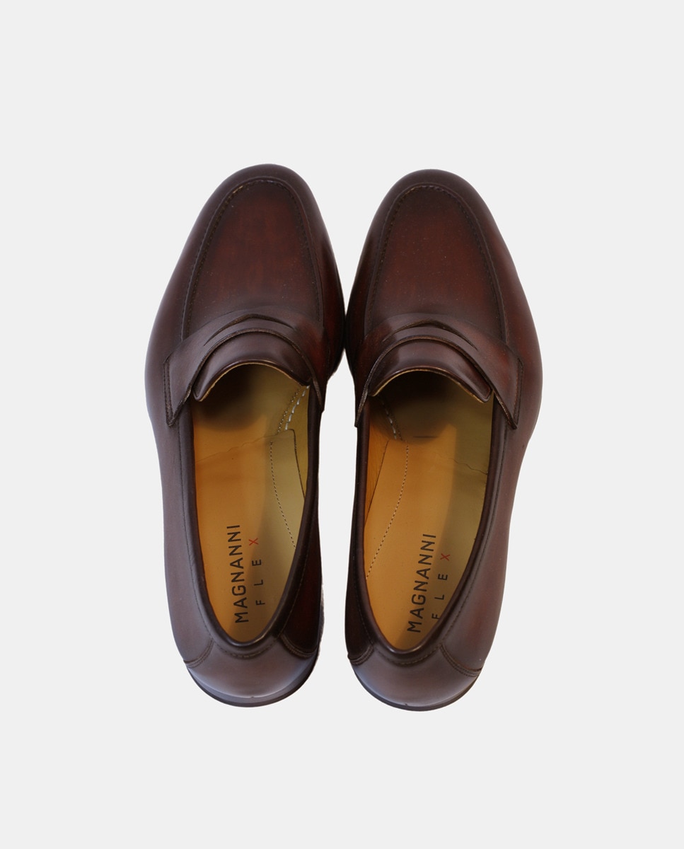 Mocassins com Adorno de Travessão, Sola de Borracha e em Pele Castanho-escuro-5