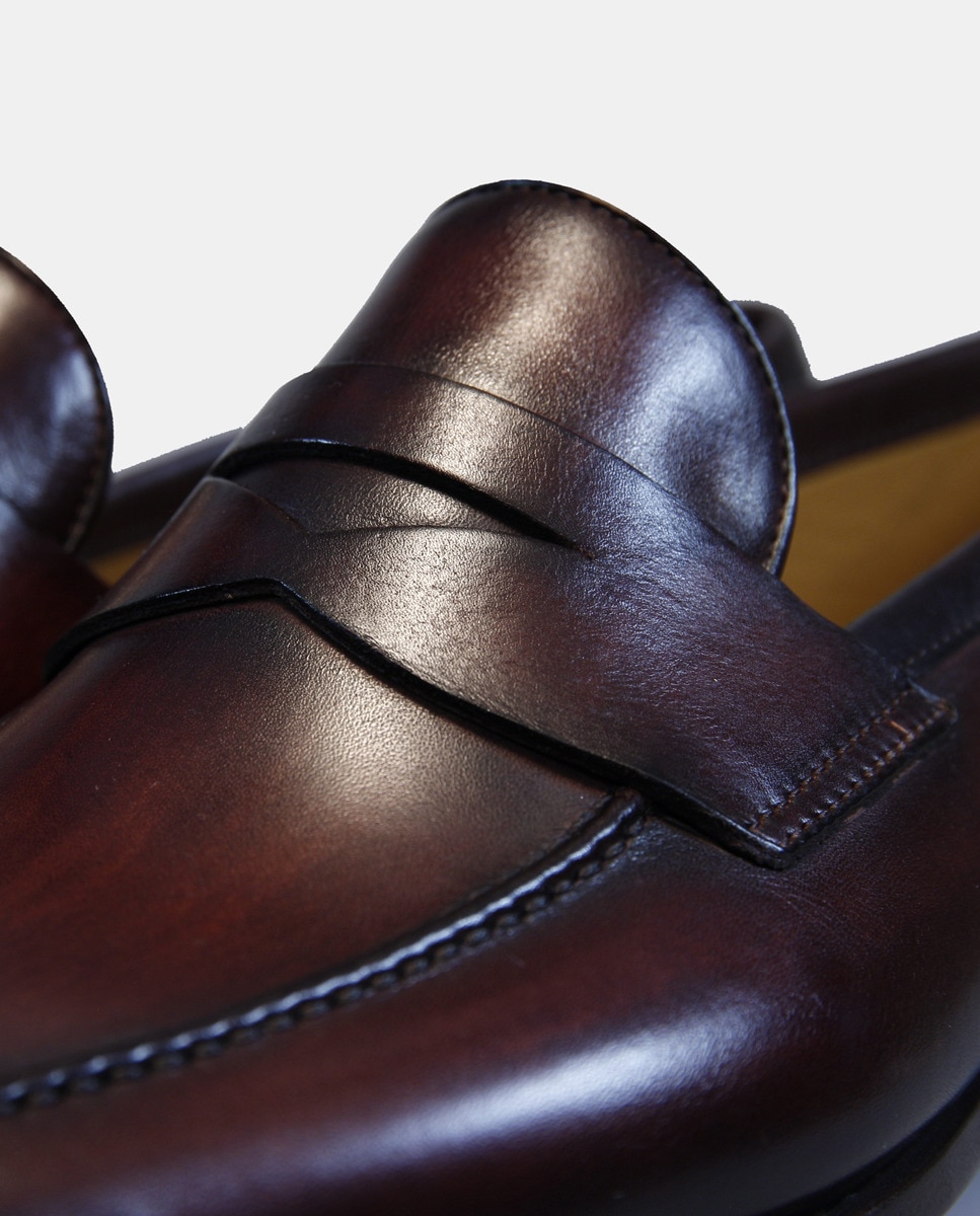Mocassins com Adorno de Travessão, Sola de Borracha e em Pele Castanho-escuro-4