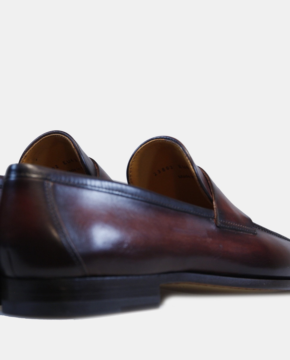 Mocassins com Adorno de Travessão, Sola de Borracha e em Pele Castanho-escuro-3