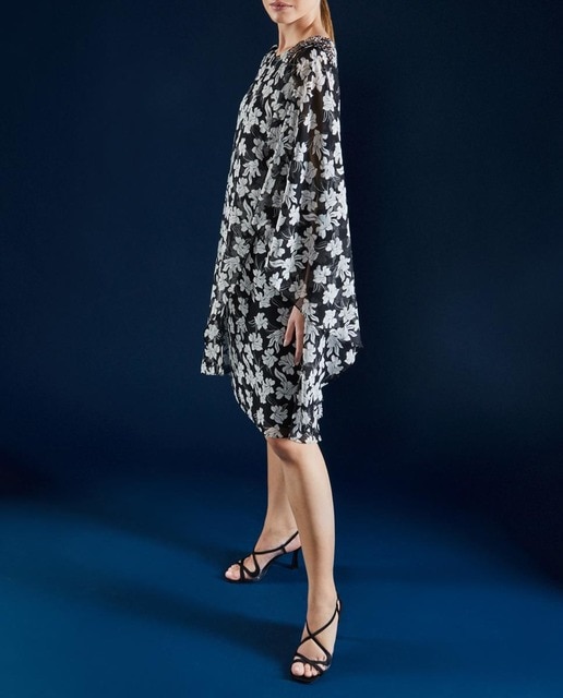 Imagen 0 de Vestido corto con capa