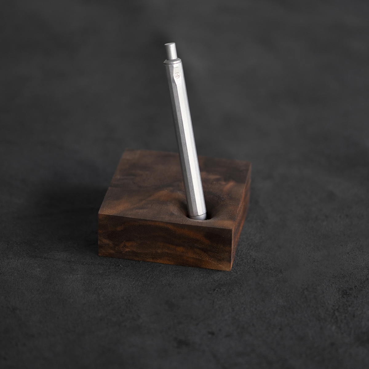 Portalápices de escritorio HMM madera de nogal Marrón-12