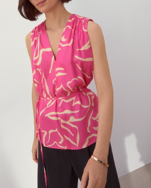 Imagen 0 de Blusa de mujer estampada frunces