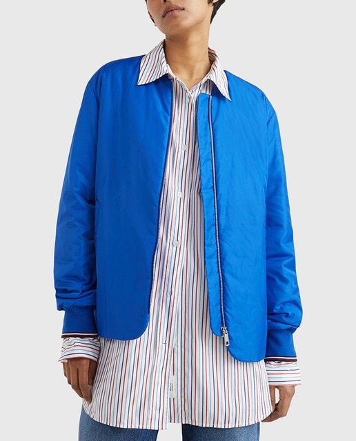 Imagen 0 de Cazadora de mujer estilo bomber con bolsillos