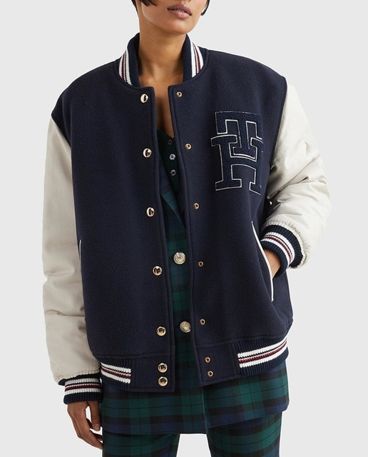 Imagen 0 de Cazadora de mujer estilo bomber con bolsillos