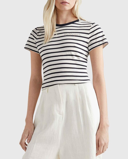 Imagen 0 de Camiseta de mujer cuello redondo manga corta slim fit