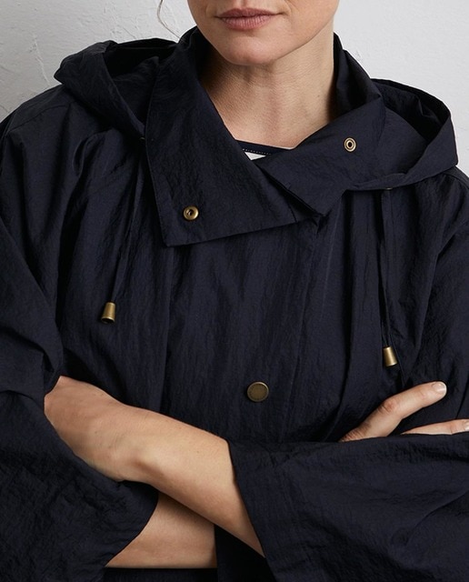 Imagen 0 de Capa de lluvía con capucha mujer